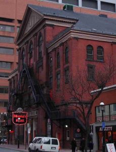 800px-Massey_hall_-se